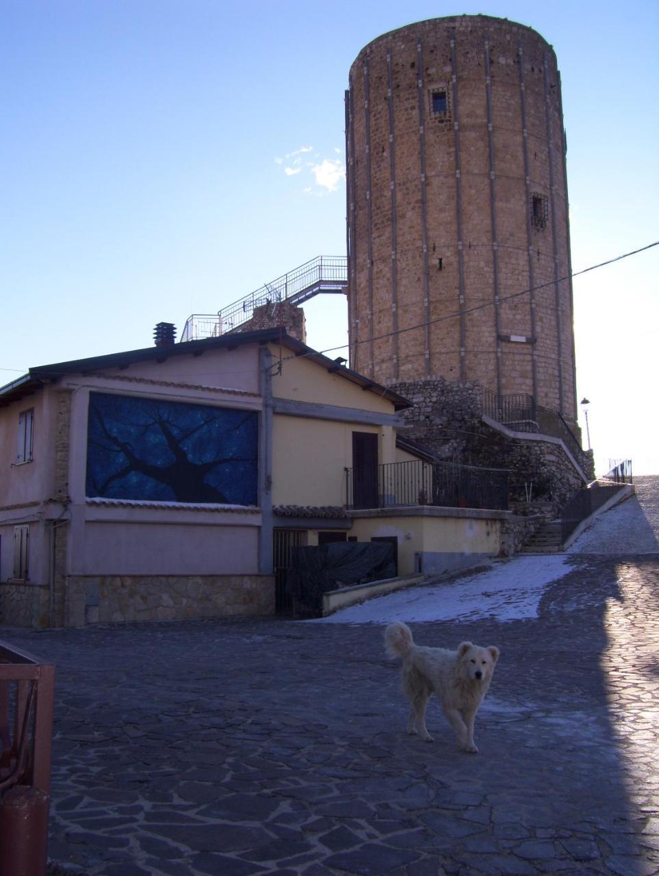 Little Tower - carbon neutral hotel in Aielli