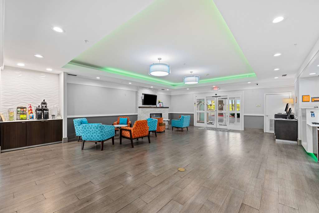 La Quinta Inn & Suites by Wyndham Raymondville - photo 15