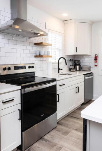Ocean Lofts in the Vibe #2 5 min walk to beach — 4-Star Luxury Hotel in Virginia Beach, United States