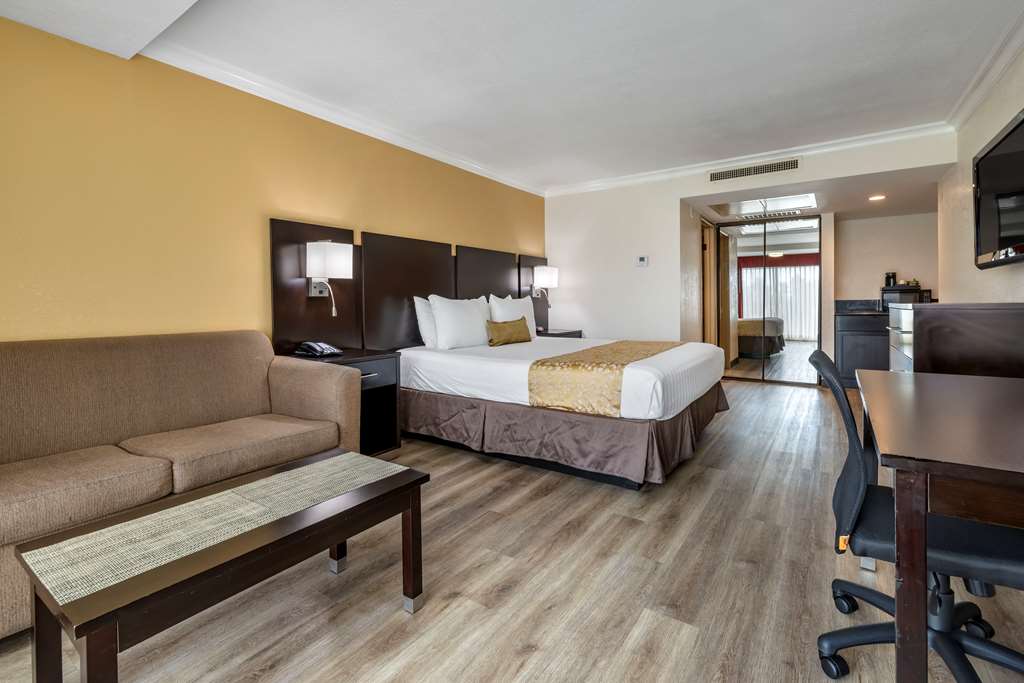 Best Western Plus South Bay Hotel - photo 7