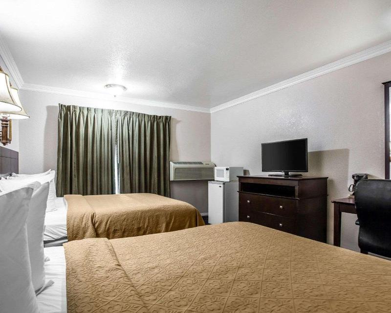 Quality Inn & Suites Thousand Oaks - photo 27