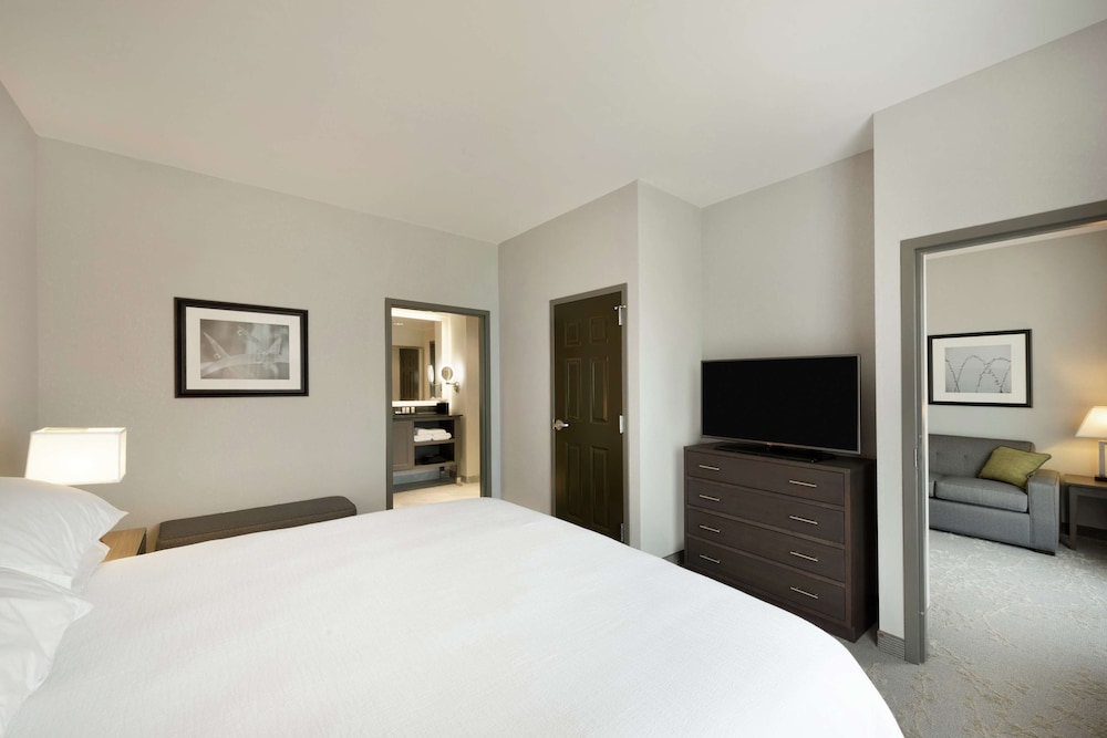 Embassy Suites by Hilton Charlotte Ayrsley - photo 17
