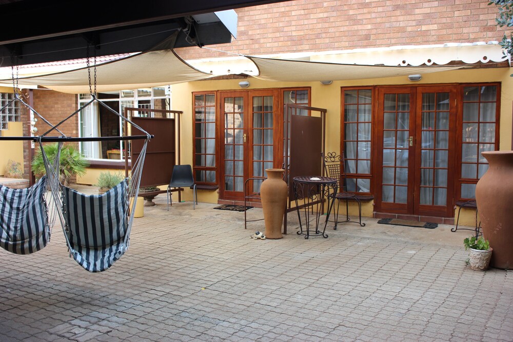 Yenfie B and B in Potchefstroom, South Africa