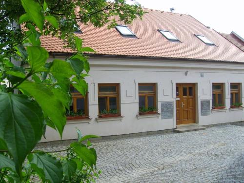 Penzion a CaféRestaurant U lávky — hotel in Chrudim