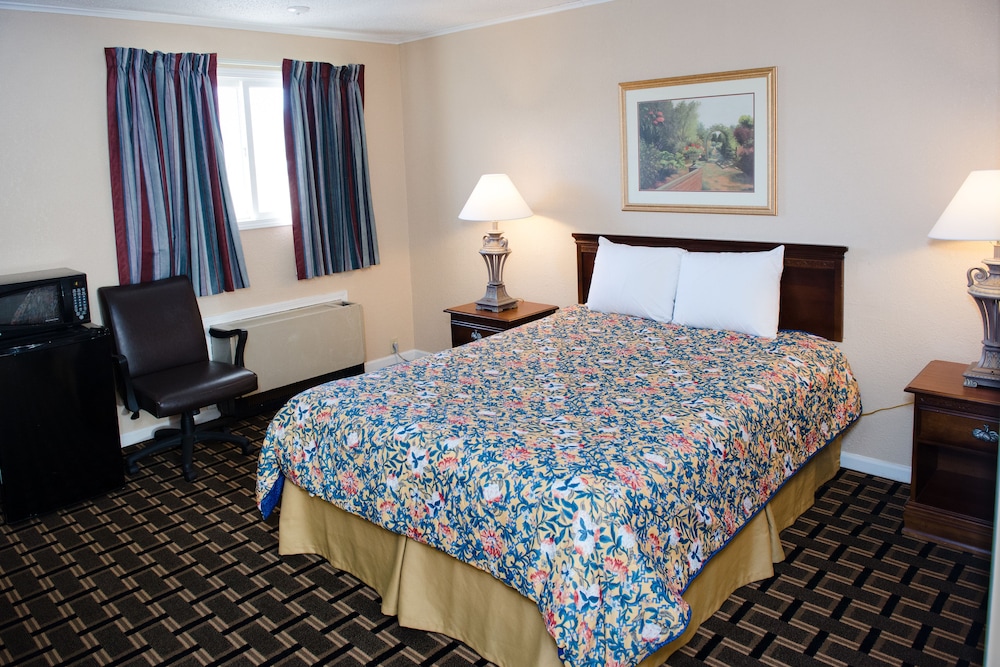 Grand View Plaza Inn & Suites - photo 30