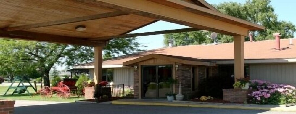 West Park Inn - carbon neutral hotel in Sandusky