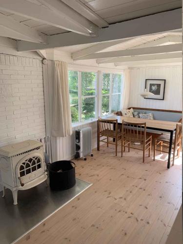 Cozy And Modernized Fishing Cabin — Hornslet — photo 4