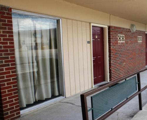 Speedway Inn - photo 3