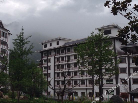 Xinyue Hotel — hotel in Songbai