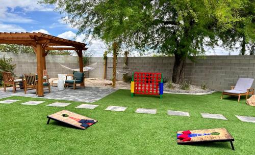 Buddha Gem Central 6 Bed Room Luxury Home with Pool Hot Tub Game Room and much more