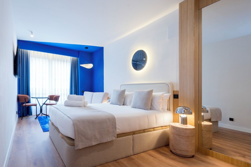 Iconic Suites - carbon neutral hotel in Madrid