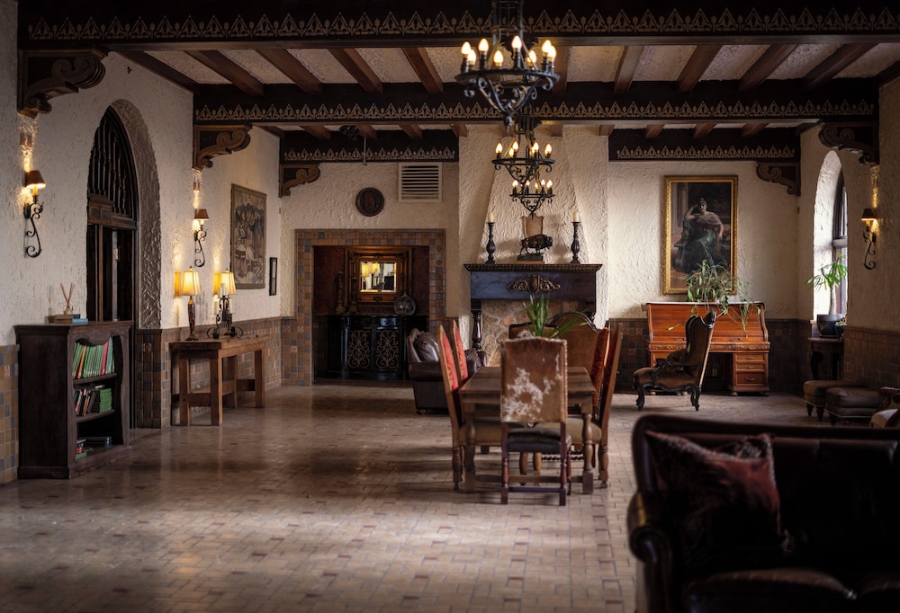 The Holland Hotel - photo 3