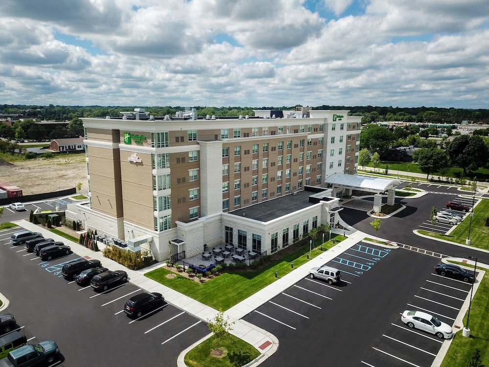 Holiday Inn Hotel & Suites Farmington Hills Detroit NW an IHG Hotel - featured photo