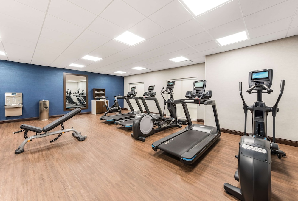 Hampton Inn & Suites Benton Harbor - photo 28