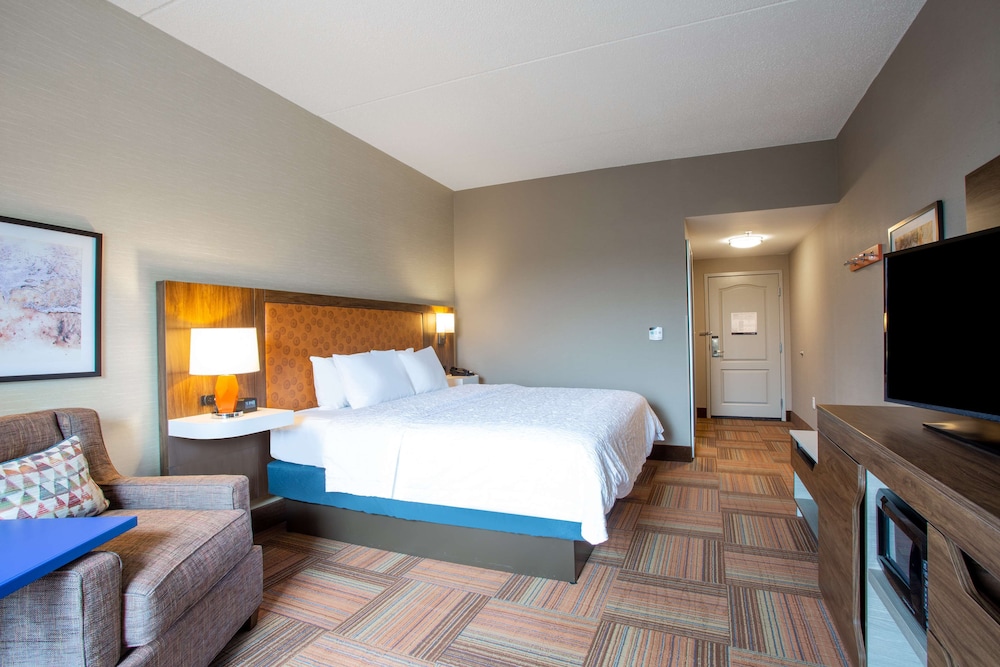Hampton Inn Watertown - photo 7