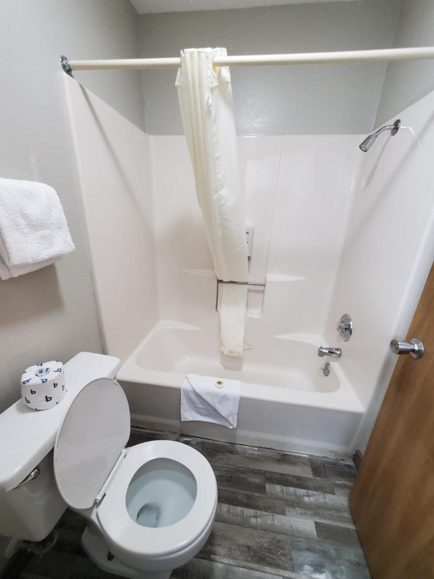 Twelve Oaks Inn - photo 33