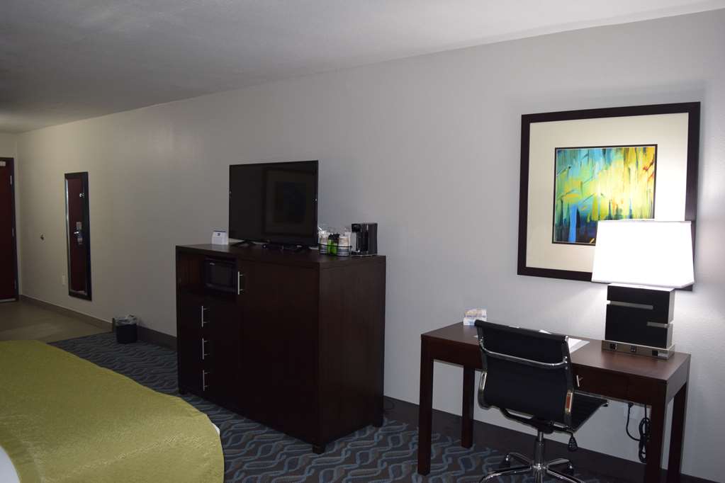 Best Western Plus Hardeeville Inn & Suites - photo 22