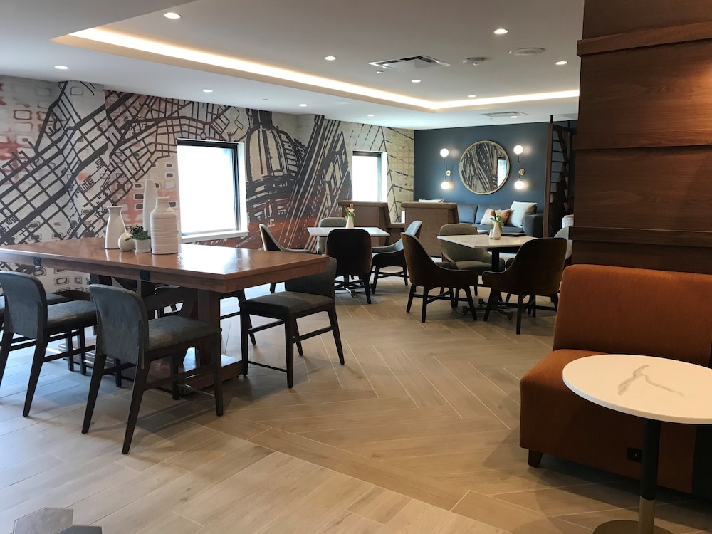 Madison Marriott South - photo 7