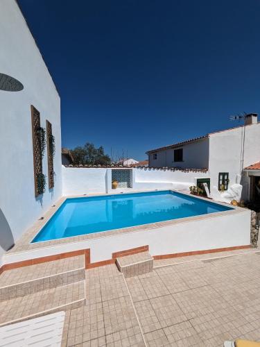 Casa da Enxota — 4-Star Luxury Hotel in Moura, Portugal