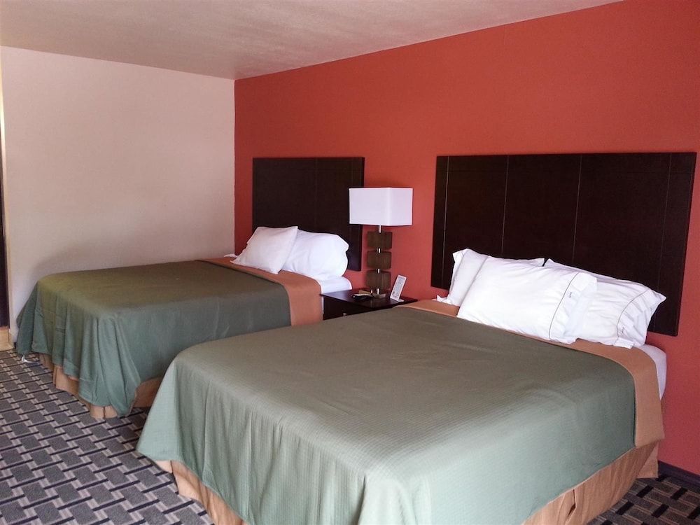 Executive Inn Woodward - photo 12