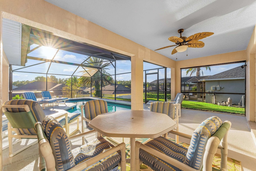 Latitude Adjustment Tuscan Ridge — 4-Star Luxury Hotel in Davenport, United States