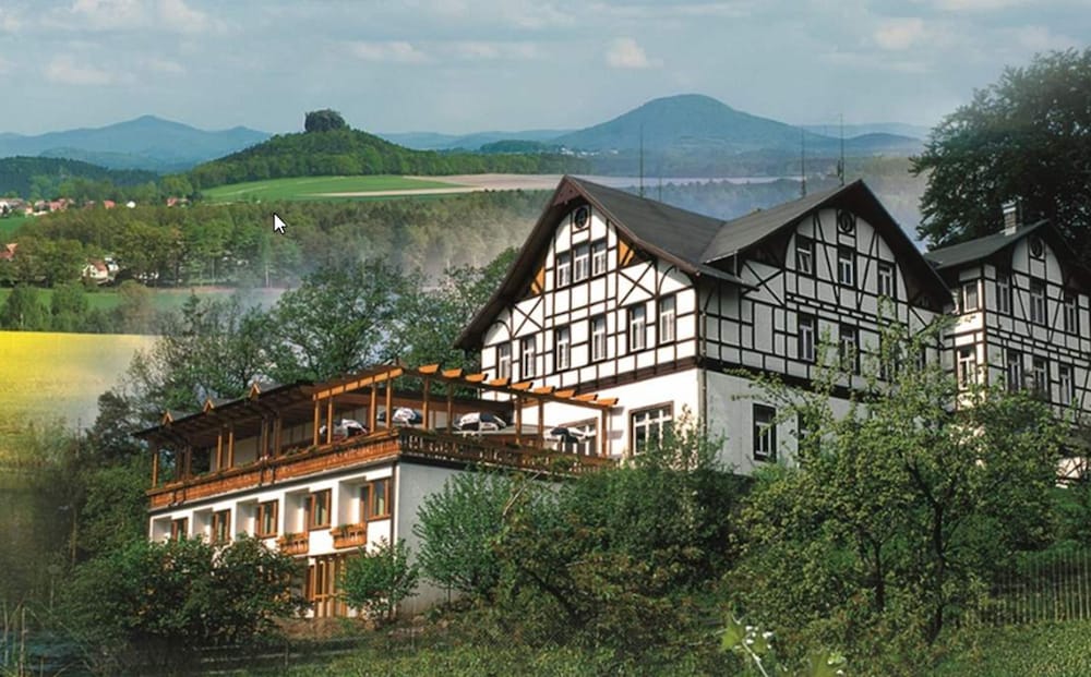 Panoramahotel Wolfsberg — Bad Schandau — photo 2