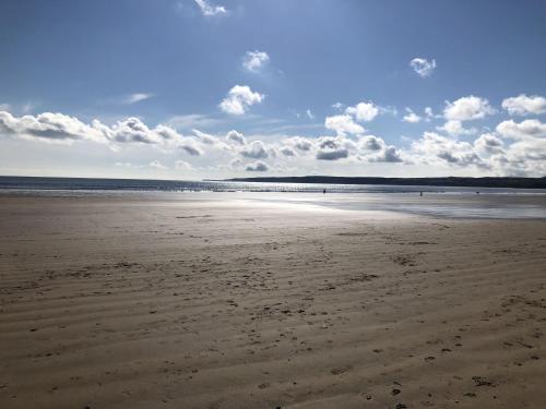 Seascape Apartment Part of the The Bay Filey Holiday Village with pool gym and direct beach access pub restaurant tennis and meadows walks