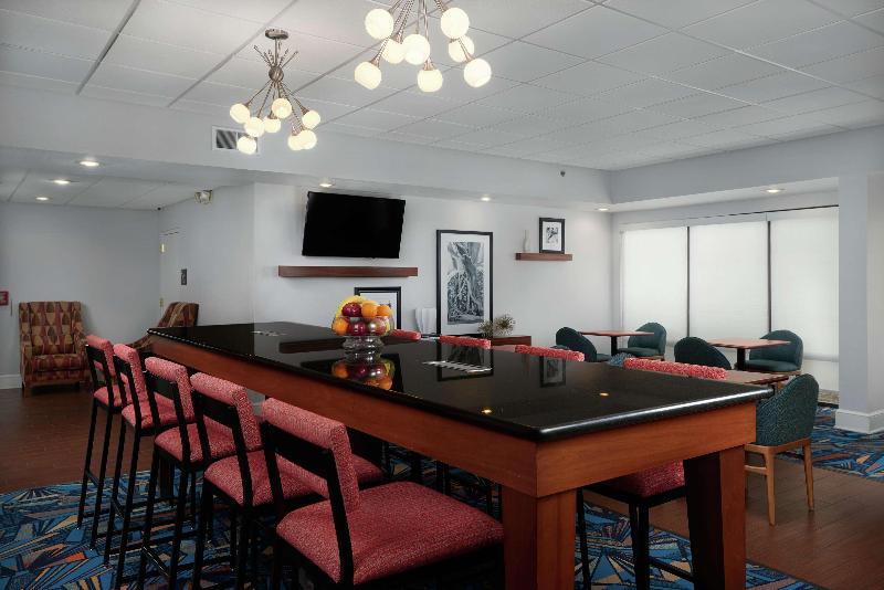 Hampton Inn by Hilton Youngstown West I 80 - photo 6