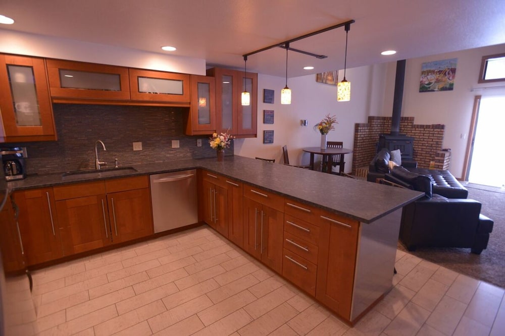 Laid Back Lounge by Casago McCall Donerightmanagement - photo 12