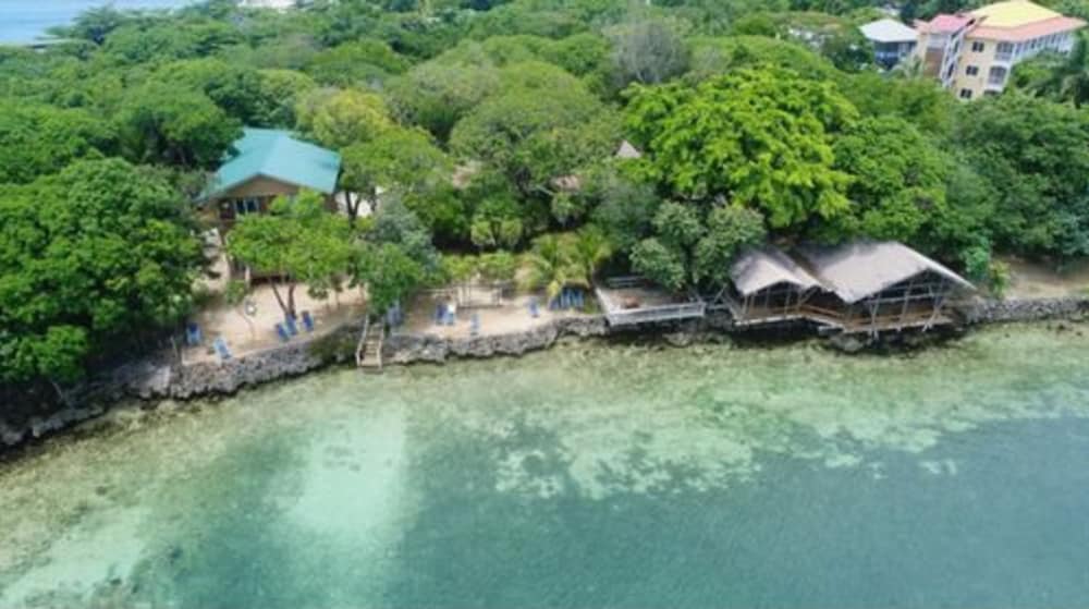 Half Moon Resort in Unknown City, Honduras