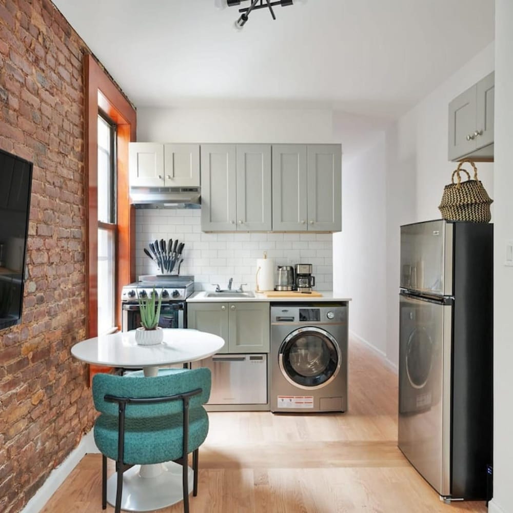 153 5A Charming 2Br Les W D — 4-Star Luxury Hotel in New York City, United States