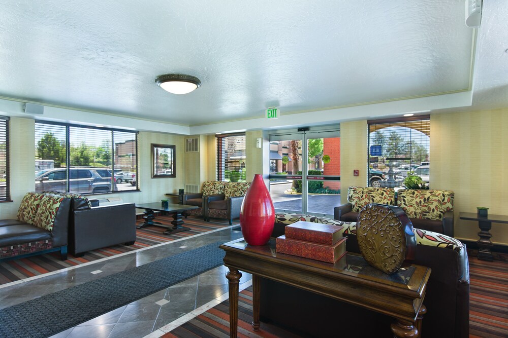 Oxnard Inn Lancaster - photo 4