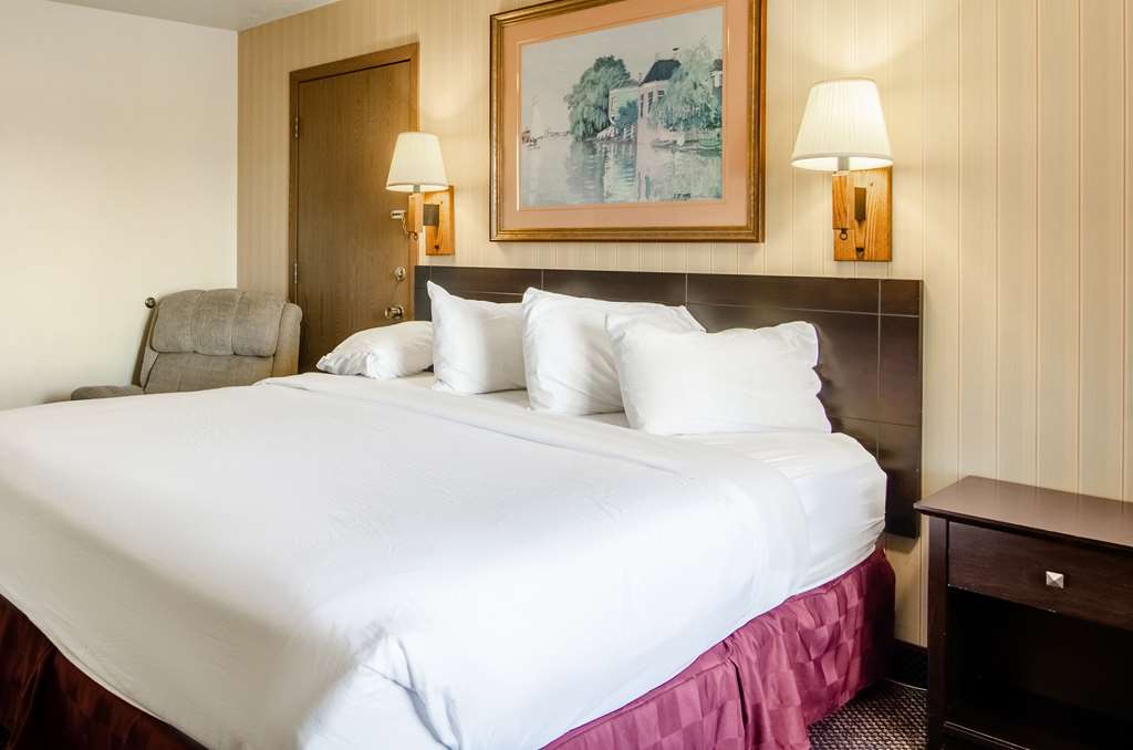 Americas Best Value Inn & Suites Ft. Collins E at I 25 - photo 7