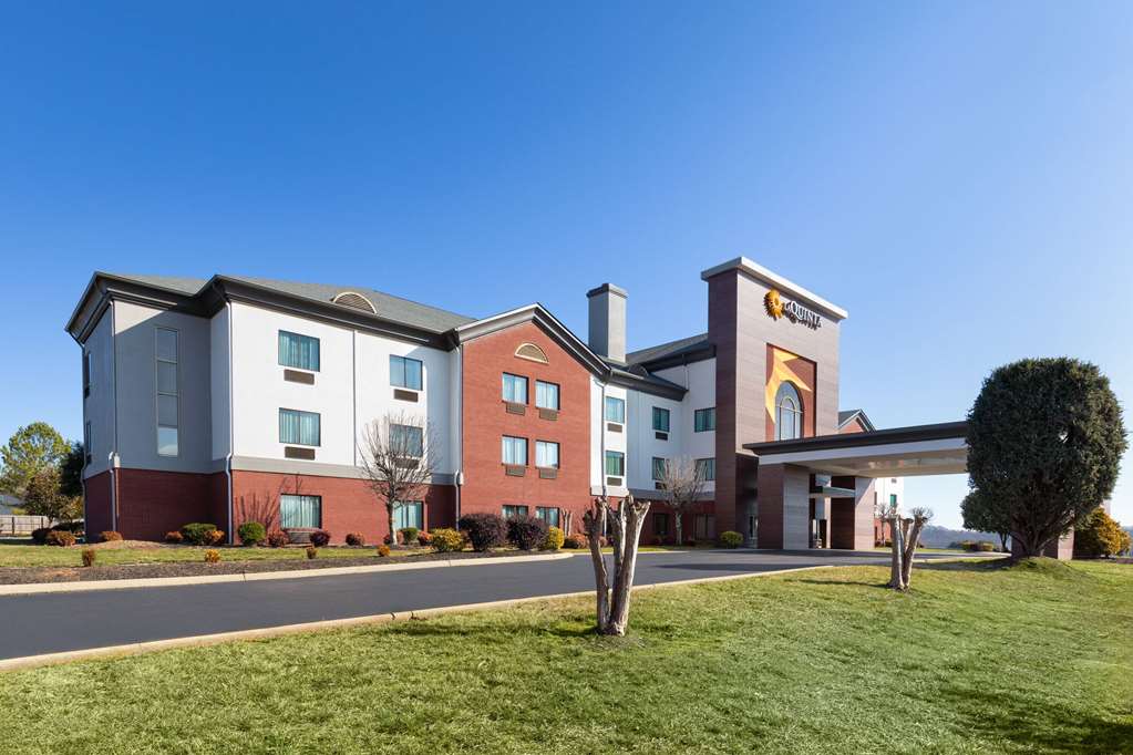 La Quinta Inn & Suites by Wyndham Loudon - photo 13