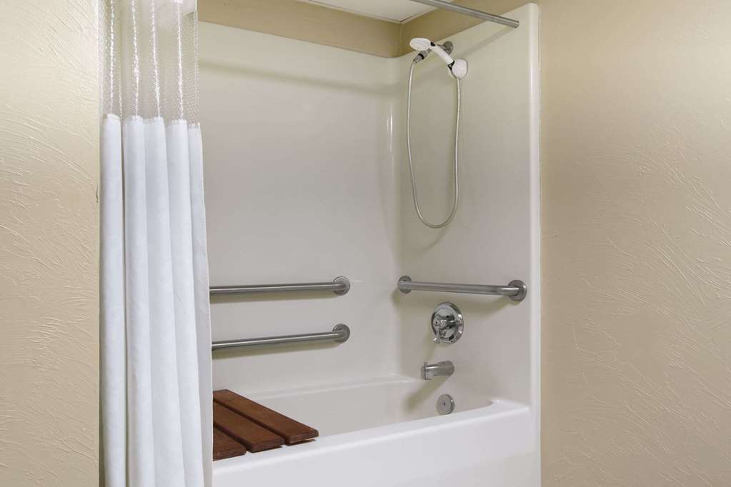 Days Inn Branson Near The Strip - photo 33