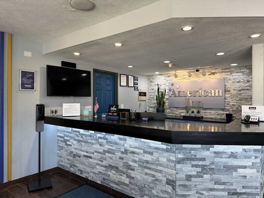 Economy Inn & Suites Cedar Rapids - photo 2
