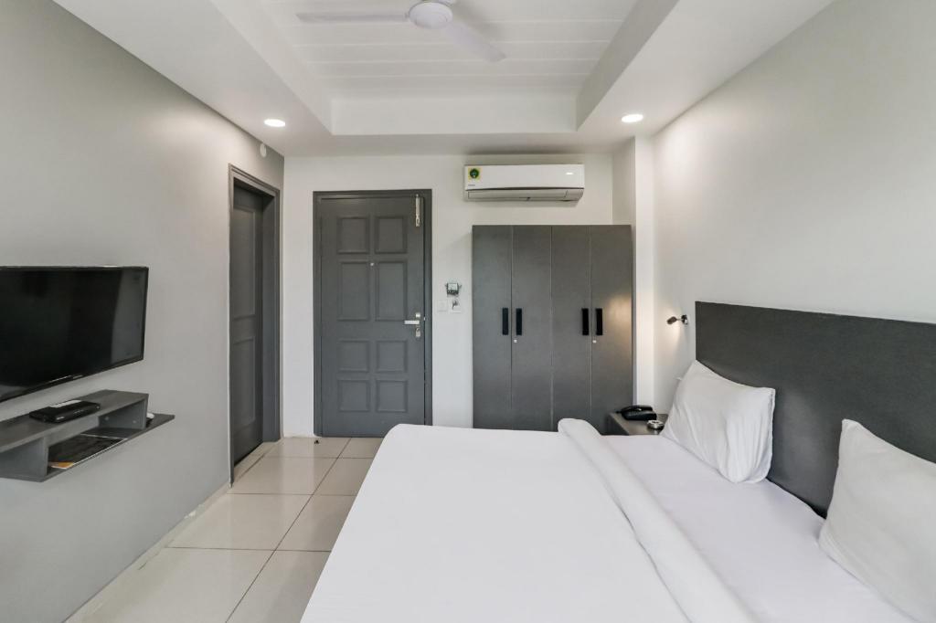 RJK Sector 49 Residency Near Huda Metro Station