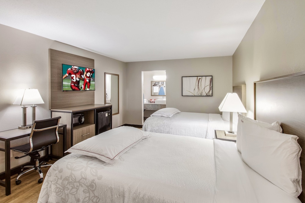 Red Roof Inn PLUS Dallas Addison - photo 18