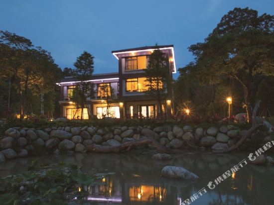 Zuhouse - carbon neutral hotel in Unknown City