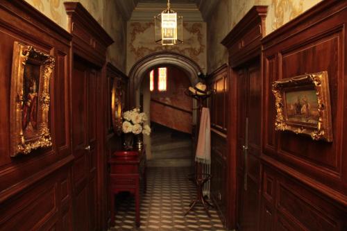 Aux Anges Gardiens in Villeneuve-Les-Beziers, France