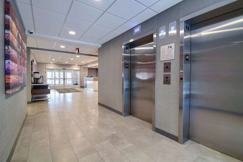 Hampton Inn Lincoln White Mountains - photo 27