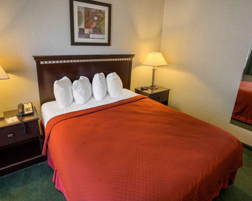 Quality Inn near Northtown Mall & National Sports Center - photo 12