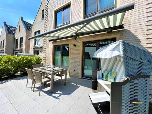 Nordsee Park Haus Friesland 6 P112 — 4-Star Luxury Hotel in Varel, Germany