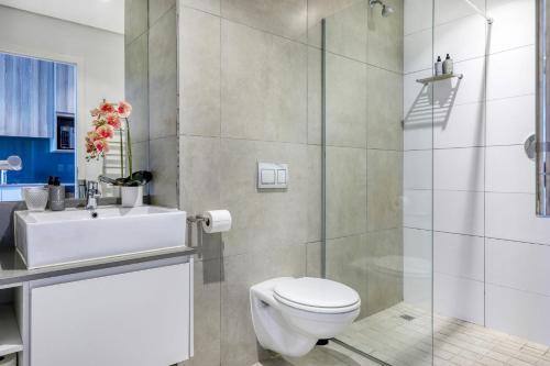 Backup Power Eco Balcony Apartment near Table Mountain