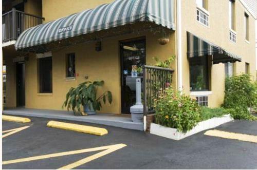 Cabarrus Inn - photo 12