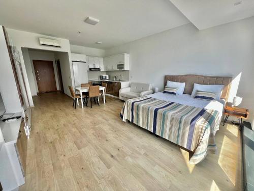 Apartments with sea and mountain views Portа Batumi Tower
