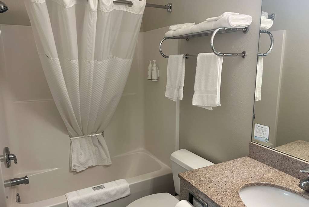 Days Inn & Suites by Wyndham Columbus NE - photo 30