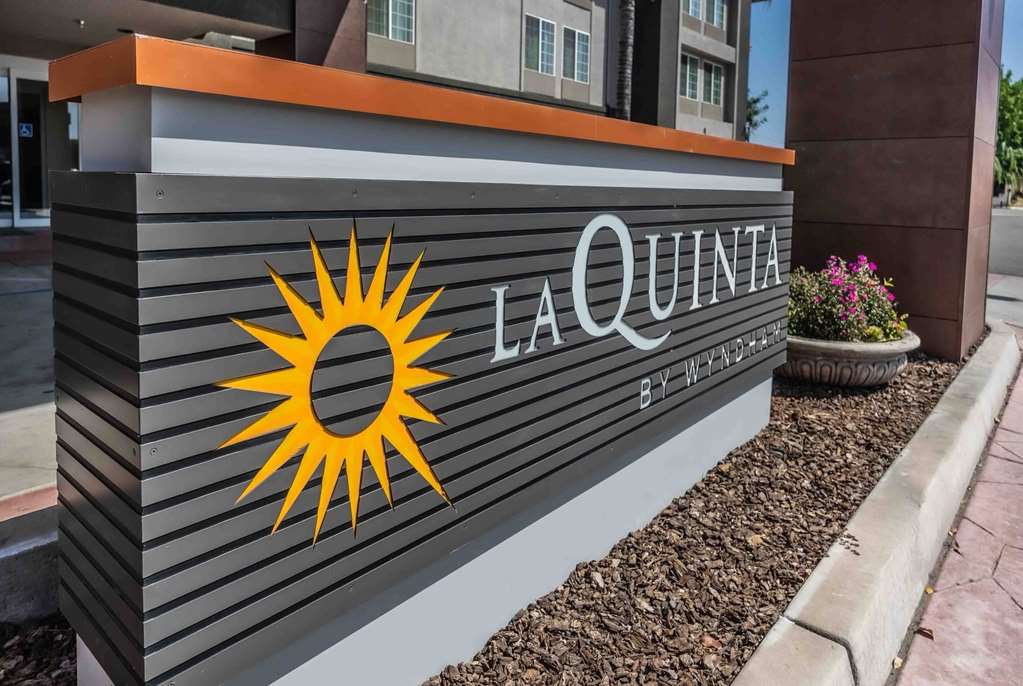 La Quinta Inn & Suites by Wyndham Fowler - photo 12