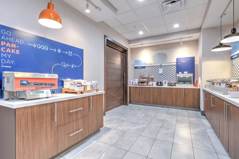 Holiday Inn Express & Suites Dallas Plano North by IHG - photo 45