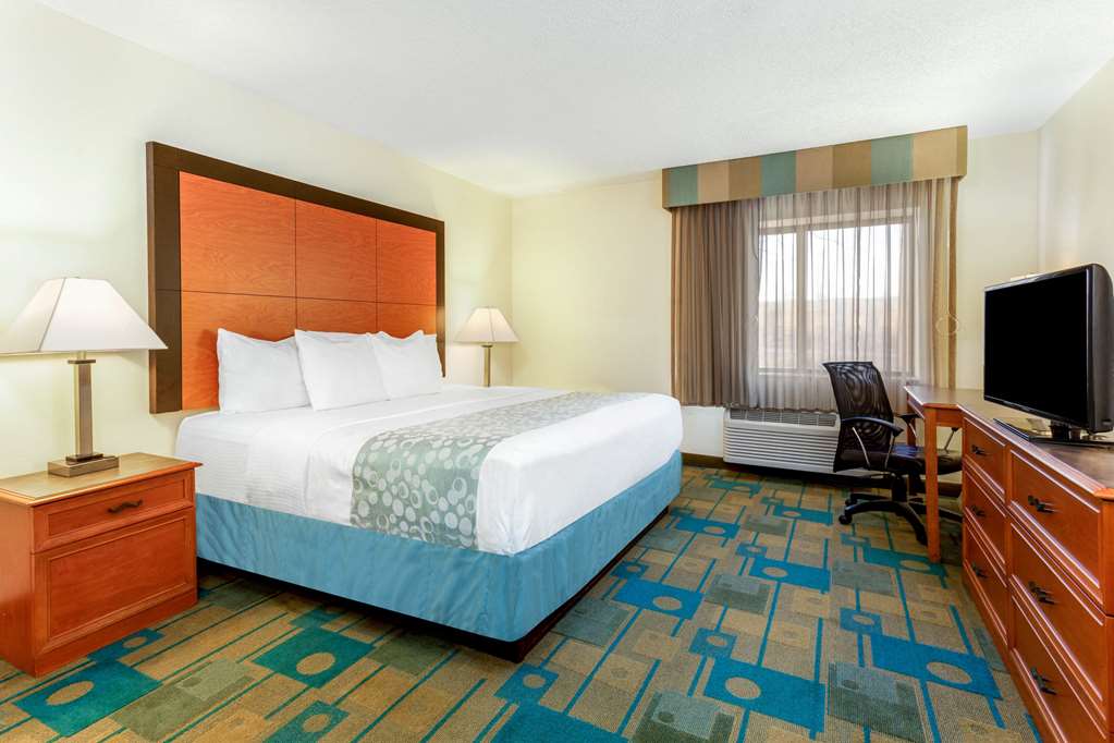 La Quinta Inn by Wyndham Chicago Willowbrook - photo 15